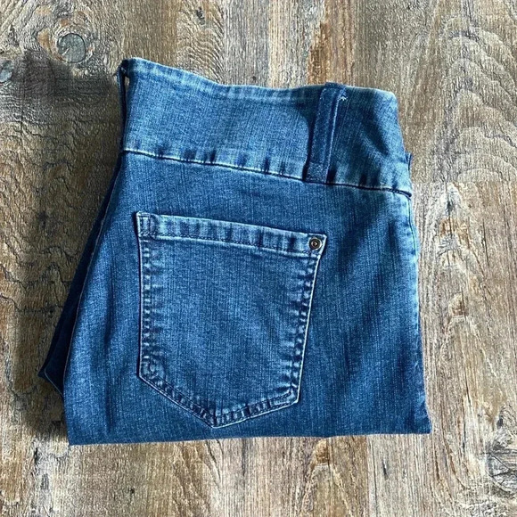 Lisette | Betty  Denim Jeans with Faux Pearl Bottoms - Picture 5 of 11